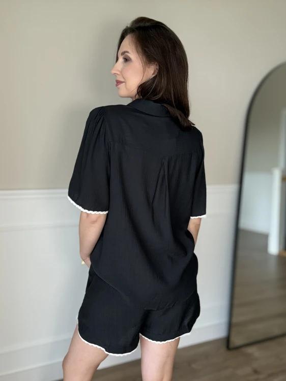 set luna black 6.jpg